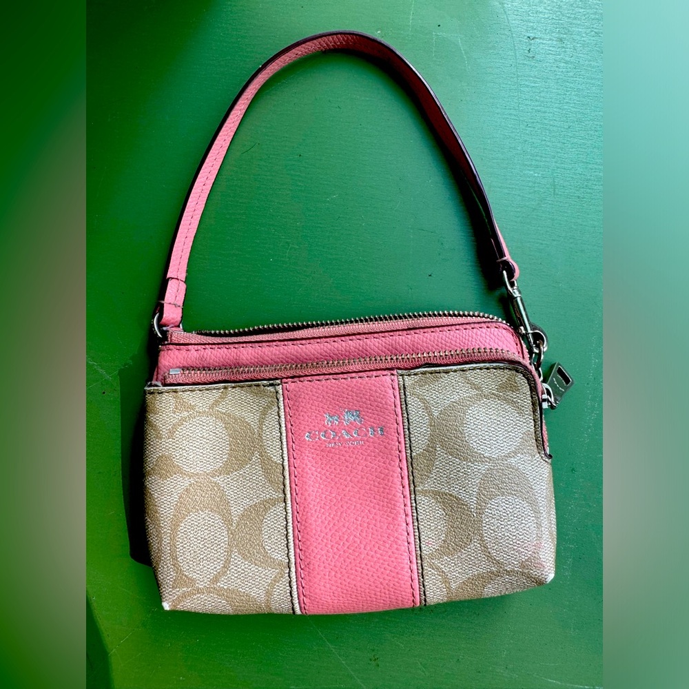 Coach Corner Zip Signature Wristlet